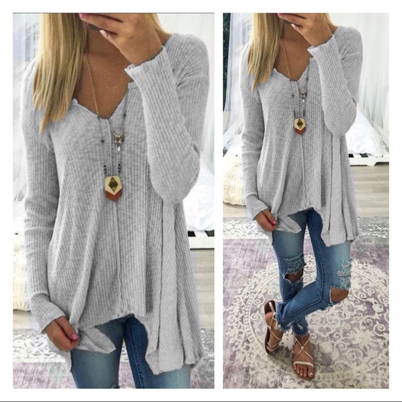 Sweaters - Gray V Neck Long Sleeve Sweater
